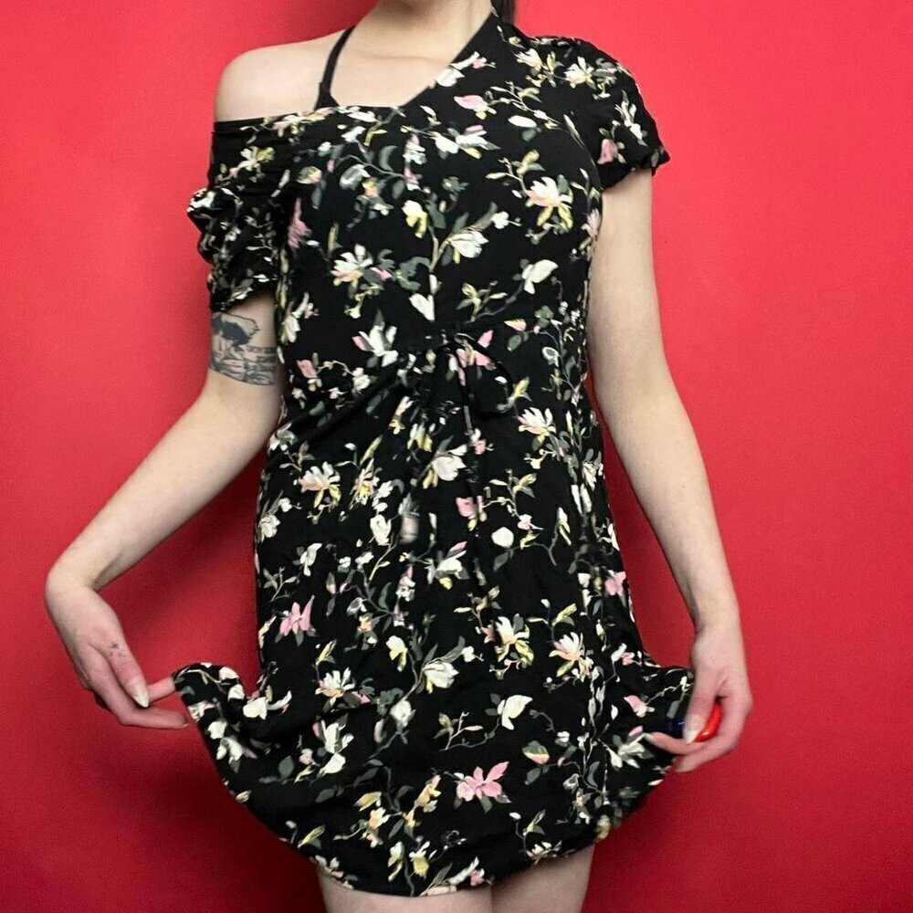 Vero moda / Black mini dress with pastel florals 🩷🤍